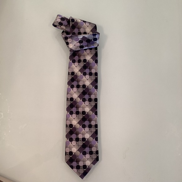 Roberto Villini Handmade 100% Silk Tie in Purple, Gray and Black.  Preowned. - Picture 1 of 4